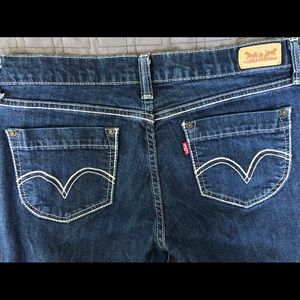 LEVI’s 524 Too Superlow